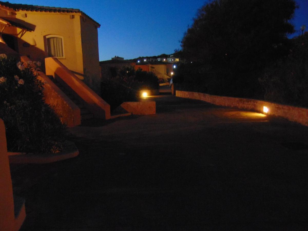 Vacanze In Natura Incontaminata "Casa Vacanza Francesca" Isola Rossa Εξωτερικό φωτογραφία