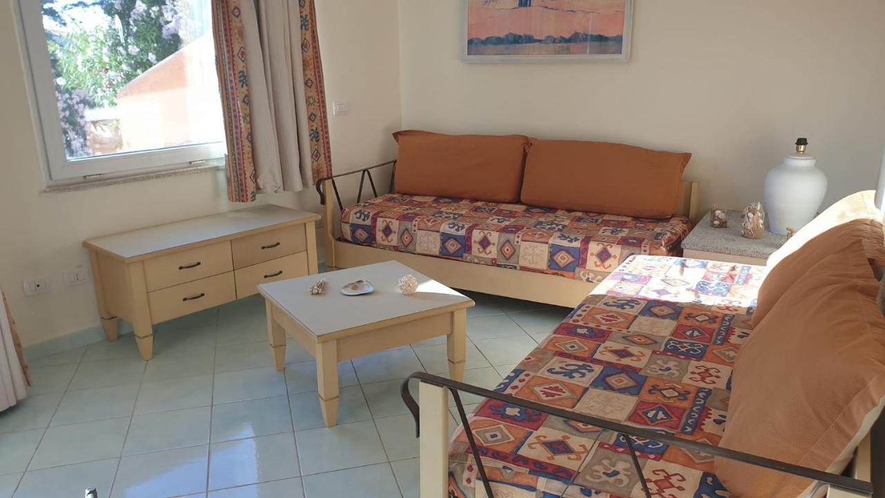 Vacanze In Natura Incontaminata "Casa Vacanza Francesca" Isola Rossa Εξωτερικό φωτογραφία
